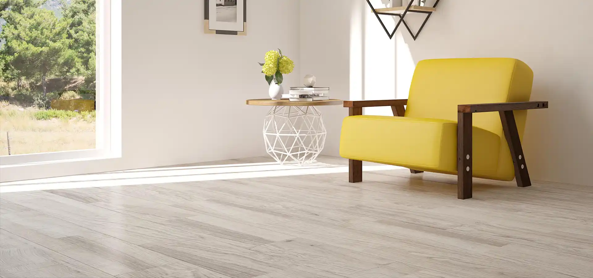 Sala de lectura minimalista y luminosa con un sillón amarillo vibrante, una mesa auxiliar geométrica, y un piso de madera clara o laminado, con una gran ventana que da a un paisaje verde