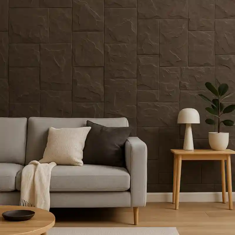 Revestimiento de piedra flexible decorativa modelo Laja Volcanic instalado en sala residencial, distribuido por Grupo Orvi en Lomas de Angelópolis, Puebla